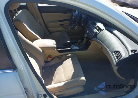 2011 Honda Accord 2.4 Lx z USA, uszkodzony, nr VIN 1HGCP2F37BA052603